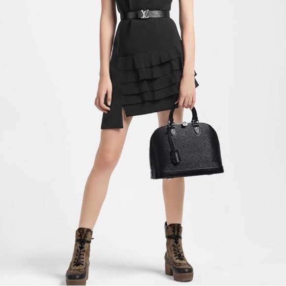 LV Alma Bag in Excellent Condition - Picture 3 of 7